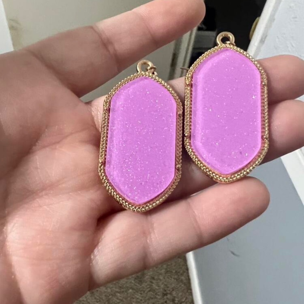 🫧 Bubblegum Barbie Earrings 🫧 - Picture 4 of 4